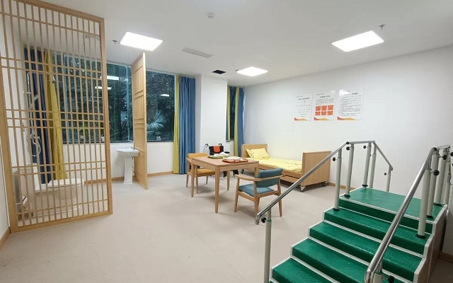光大百龄帮·九龙坡区黄桷坪街道养老服务中心
