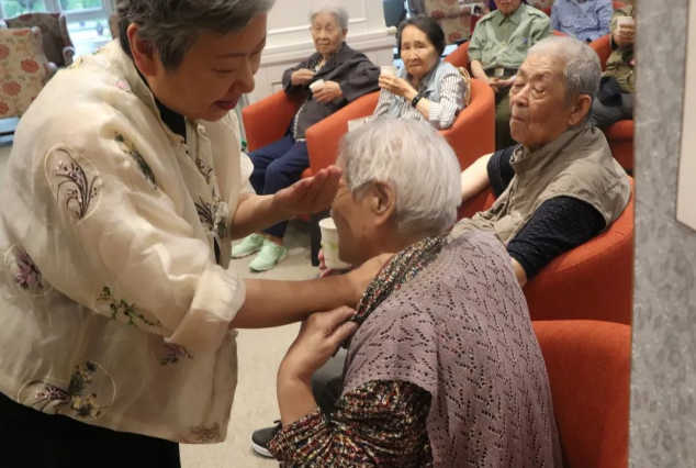 复星星堡香山长者公寓带您感恩“香” 遇-春座养老网