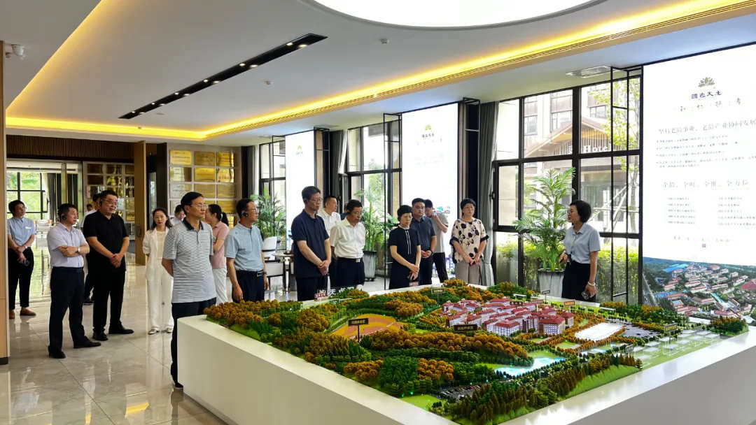 国色天莲 |【天莲·时事】甘肃政协赴长调研养老服务新场景，共筑民族共同体新篇章