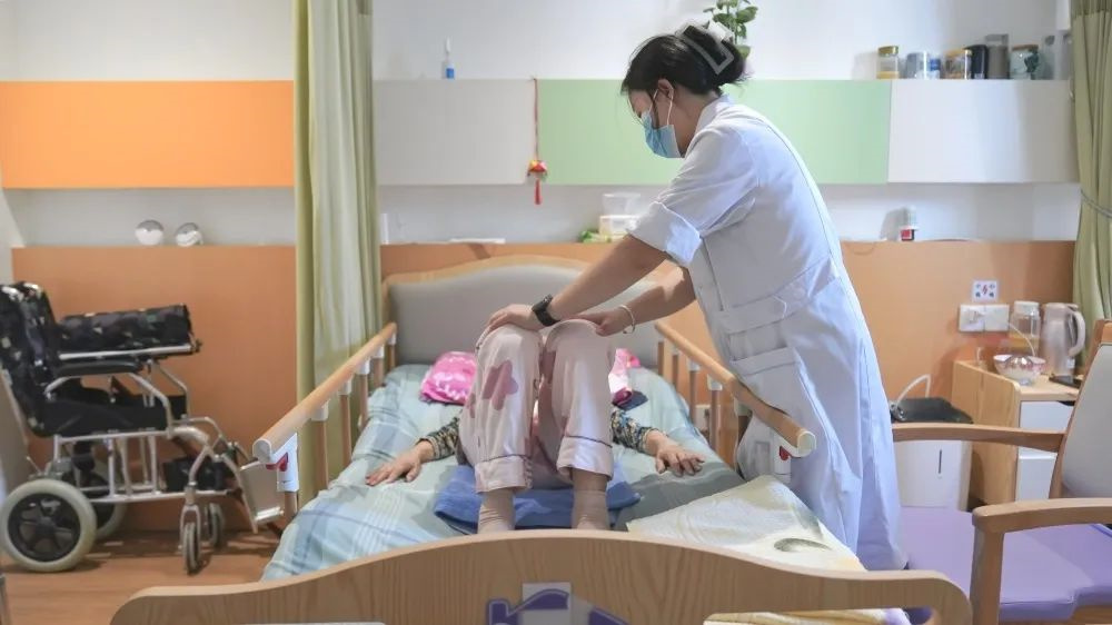 西安哪里有卖护理床的康源养老·西安雁塔护理院_https://www.jmylbn.com_新闻资讯_第12张