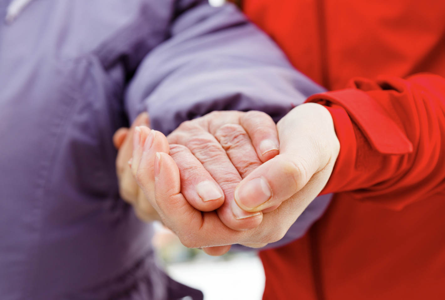 卧床老人怎么护理长期卧床老人如何护理？解读常见问题和护理方法_https://www.jmylbn.com_新闻资讯_第1张