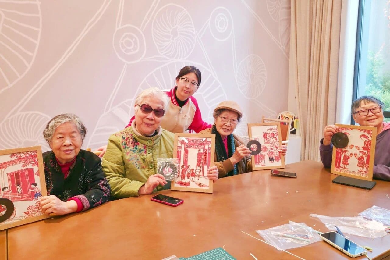 第六届创意老龄论坛：乐成养老以AI赋能社工服务，让长辈记忆生动再现