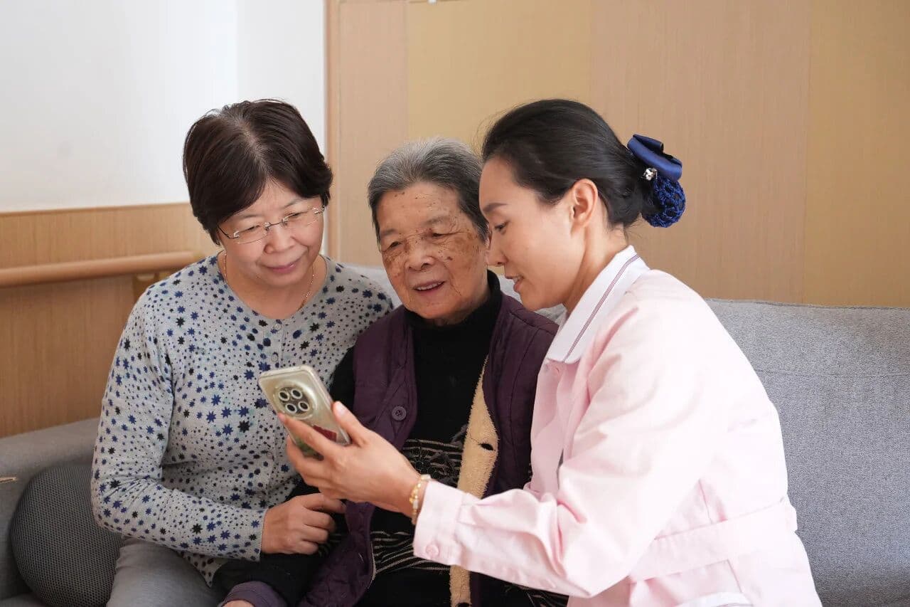 藏在补贴里的养老温度，荣华乐养守护每一段暮年时光